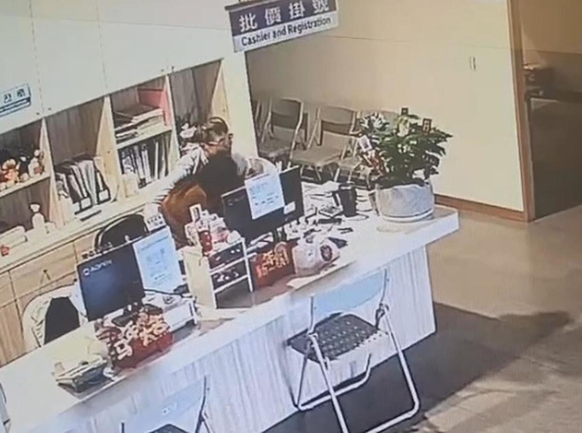 苗栗腎臟科名醫涉強制猥褻 除夕藉發紅包熊抱女員工遭聲押