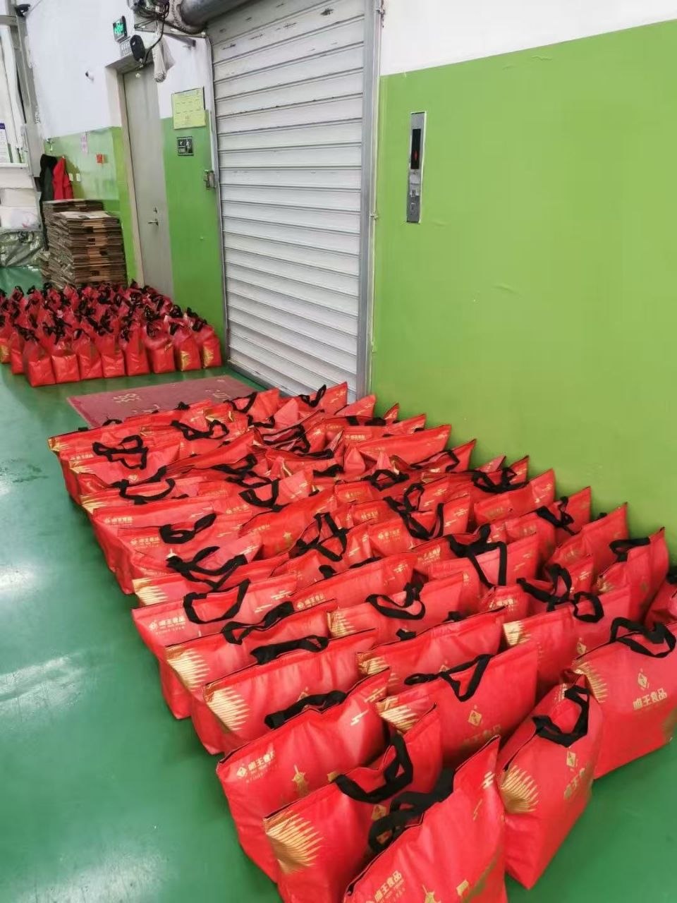 兩岸伴手禮市場深度解析:從泉州特色到唯王台灣伴手禮與高雄老牌肉品的文化商機