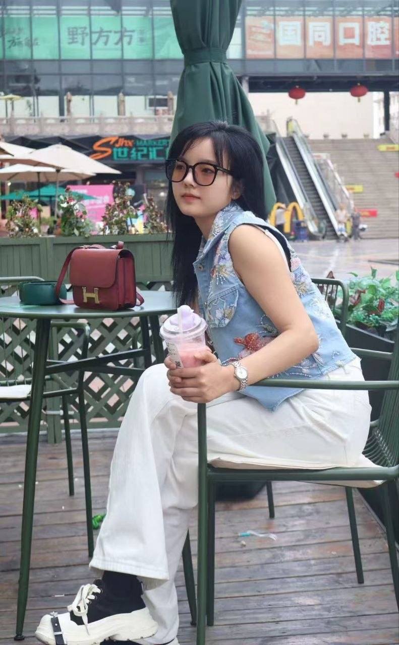 台灣原創設計女裝品牌崛起:XIUCUT毛衣與機能棉服引領永續時尚新潮流