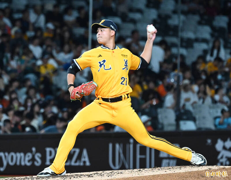 中職大巨蛋變天記：兄弟狂轟11分，游峻宥首勝背後，獅隊牛棚為何一夕崩盤？